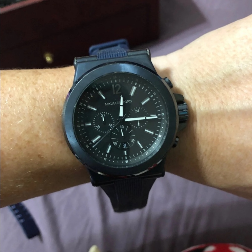 Michael Kors watch - Picture 3 of 3